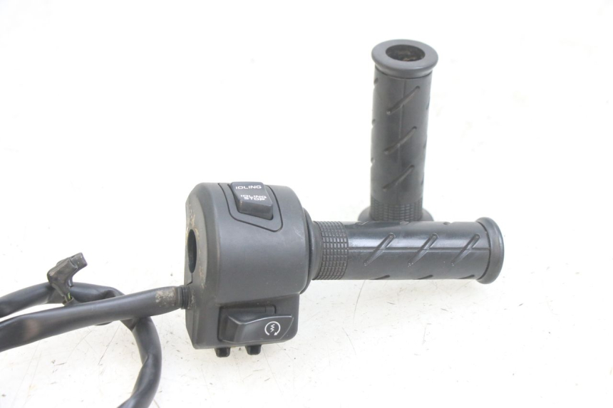 photo de RECHTER LENKERHEBEL HONDA PCX (JF47) 125 (2012 - 2013) - Technische Nahaufnahme