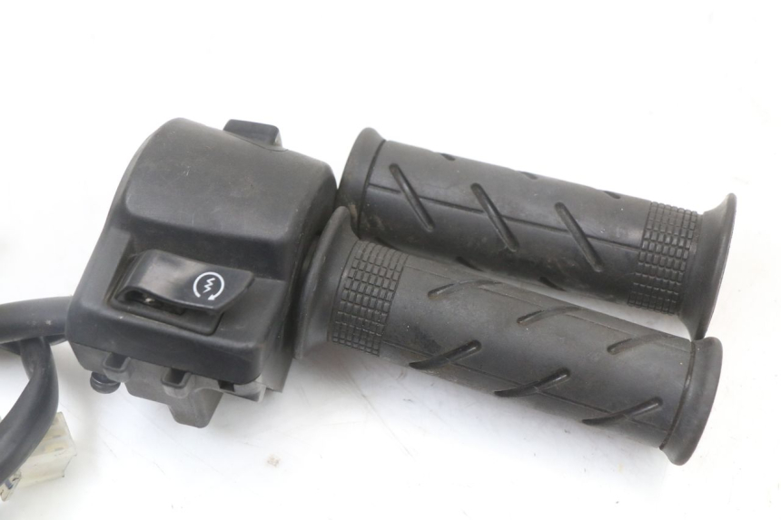 photo de RECHTER LENKERHEBEL HONDA PCX (JF47) 125 (2012 - 2013) - Detailansicht des Bauteils