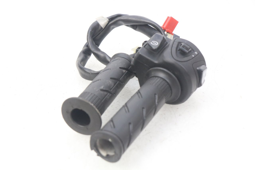 photo de RECHTS SCHALTER HONDA PCX (JF57/JF64) 125 (2014 - 2018) - Technische Nahaufnahme