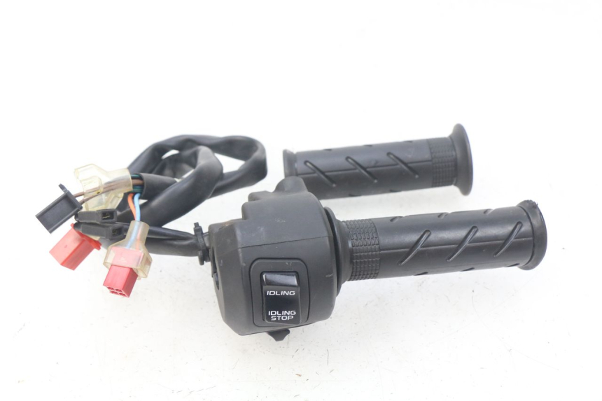 photo de RECHTS SCHALTER HONDA PCX (JF57/JF64) 125 (2014 - 2018) - Details der Befestigungspunkte