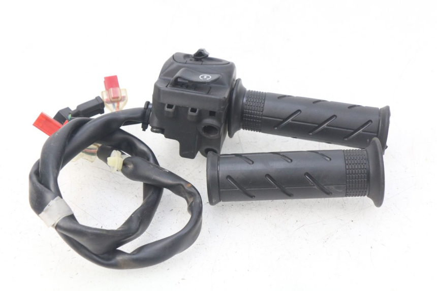 photo de RECHTS SCHALTER HONDA PCX (JF57/JF64) 125 (2014 - 2018) - Oberflächenzustand und Material