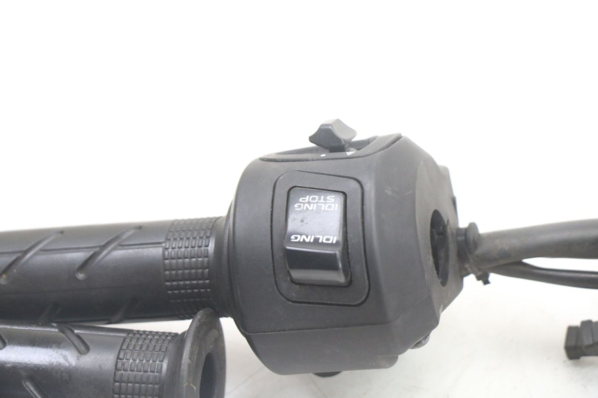 photo de RECHTS SCHALTER HONDA PCX (JF57/JF64) 125 (2014 - 2018) - Technische Nahaufnahme