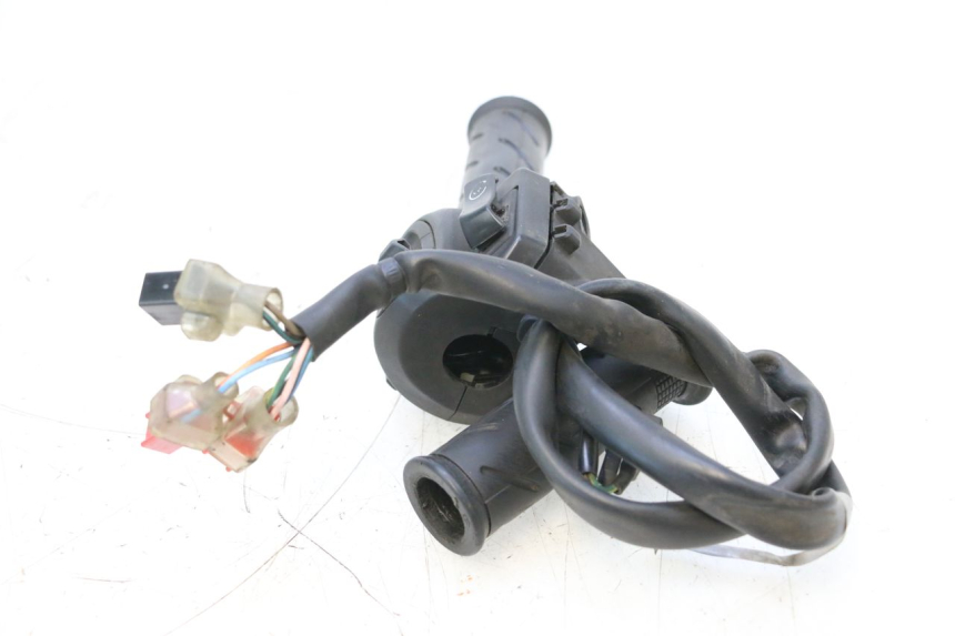 photo de RECHTS SCHALTER HONDA PCX (JF57/JF64) 125 (2014 - 2018) - Technische Nahaufnahme