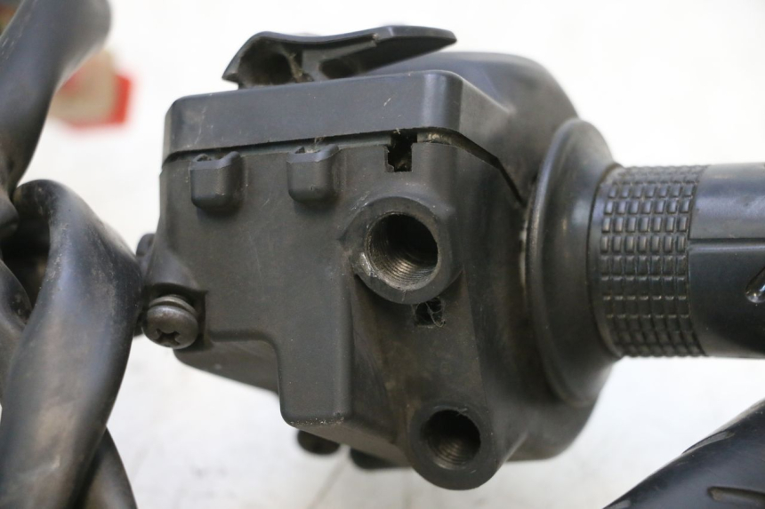 photo de RECHTS SCHALTER HONDA PCX (JF57/JF64) 125 (2014 - 2018) - Oberflächenzustand und Material