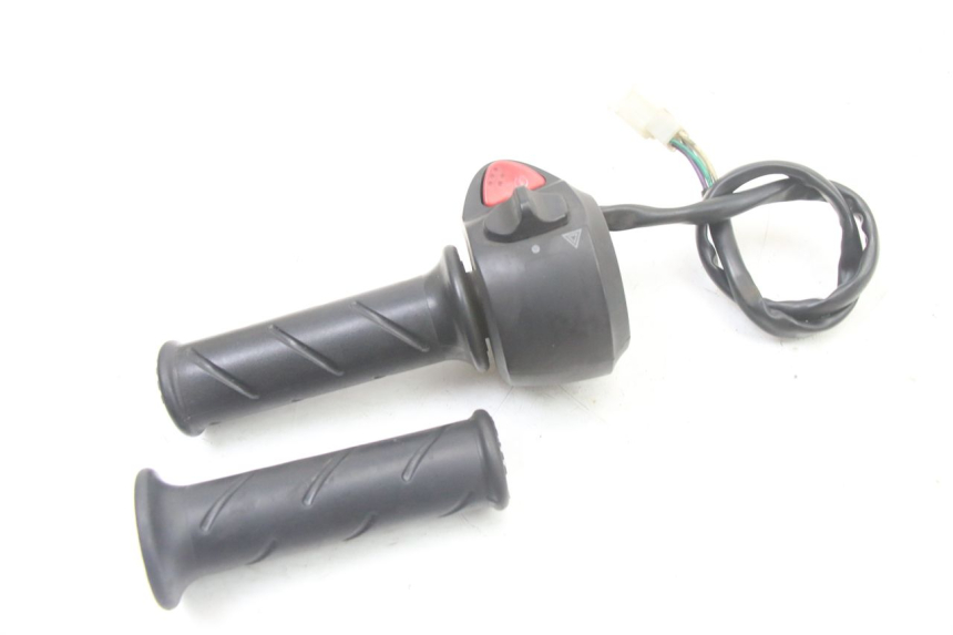 photo de RECHTER LENKERHEBEL PEUGEOT CITYSTAR 125 (2011 - 2017) - Zoom auf Gebrauchszustand