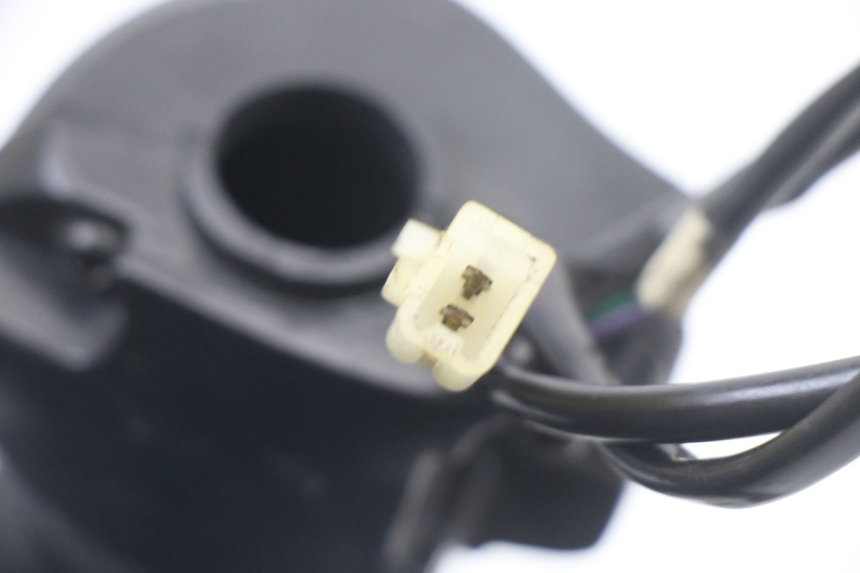 photo de RECHTS SCHALTER PEUGEOT TREKKER TKR 50 (2005 - 2014) - Details der Befestigungspunkte