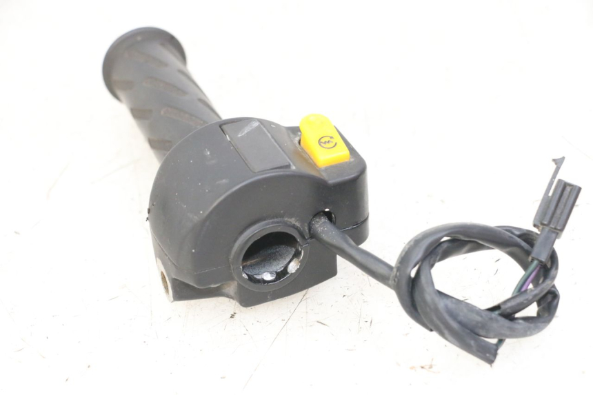 photo de RECHTS SCHALTER PEUGEOT VIVACITY 125 (2010 - 2017) - Technische Nahaufnahme