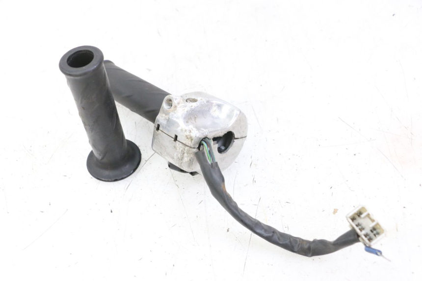 photo de RECHTS SCHALTER PIAGGIO BEVERLY 125 (1998 - 2005) - Zoom auf Gebrauchszustand