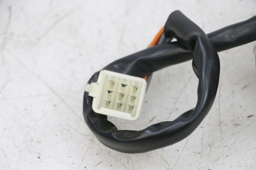 photo de RECHTS SCHALTER EFUN PUSA 1 - Zoom auf Gebrauchszustand