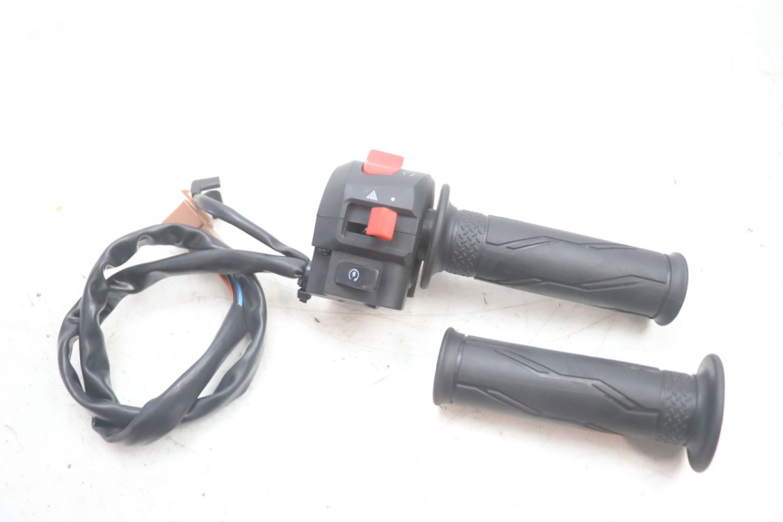 photo de RECHTS SCHALTER JM MOTORS R-MAX TECH 50 (2024 - 2026) - Hauptansicht