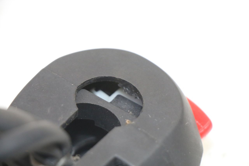 photo de RECHTS SCHALTER MAG POWER R-STREET 50 (2016 - 2025) - Details der Befestigungspunkte