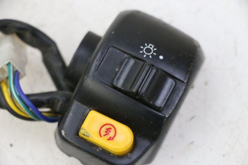 photo de RECHTSKOMMUTATOR PGO RODOSHOW 2T 50 (2003 - 2007) - Detailansicht des Bauteils