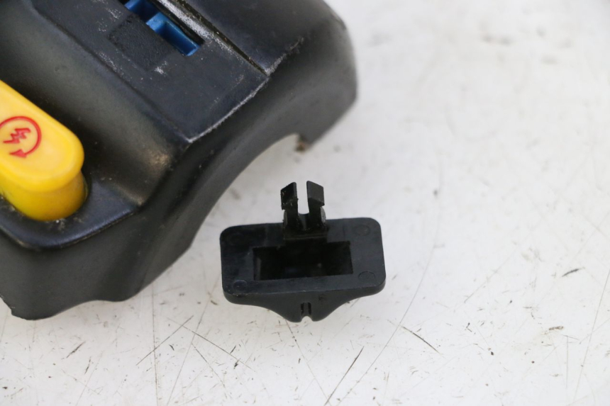 photo de RECHTSKOMMUTATOR PGO RODOSHOW 2T 50 (2003 - 2007) - Alternative Perspektive