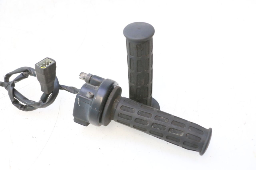 photo de RECHTS SCHALTER MZ RT 125 (2000 - 2008) - Weitere Ansicht des Artikels