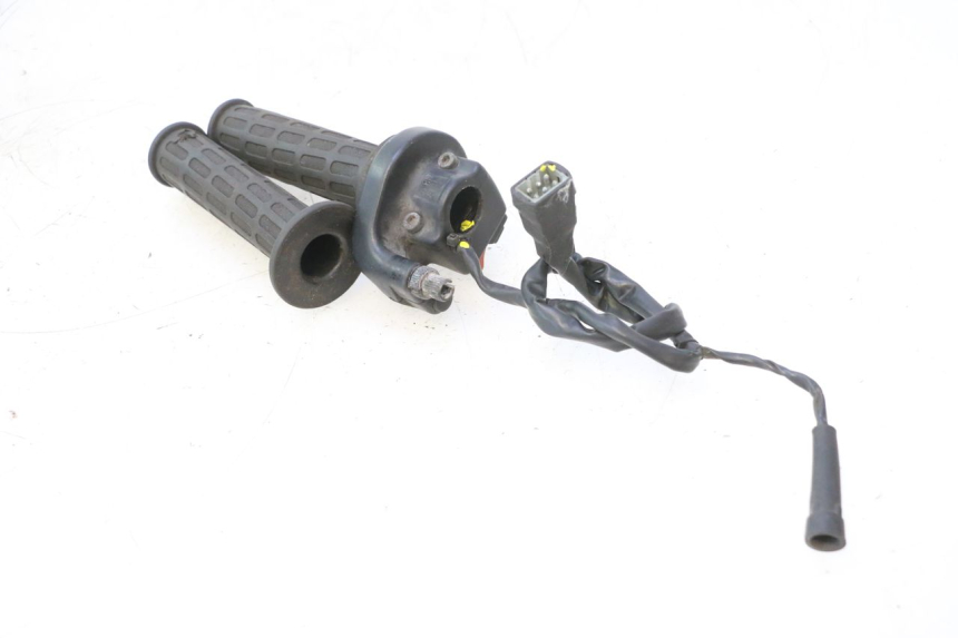 photo de RECHTS SCHALTER MZ RT 125 (2000 - 2008) - Oberflächenzustand und Material