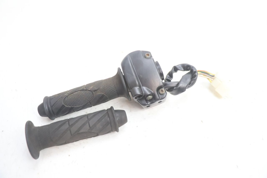 photo de RECHTER LENKERHEBEL KEEWAY RY6 2T 50 (2011 - 2019) - Technische Nahaufnahme