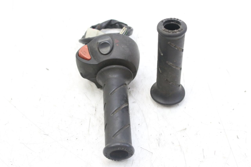 photo de RECHTER LENKERHEBEL PEUGEOT SATELIS 125 (2010 - 2012) - Zoom auf Gebrauchszustand