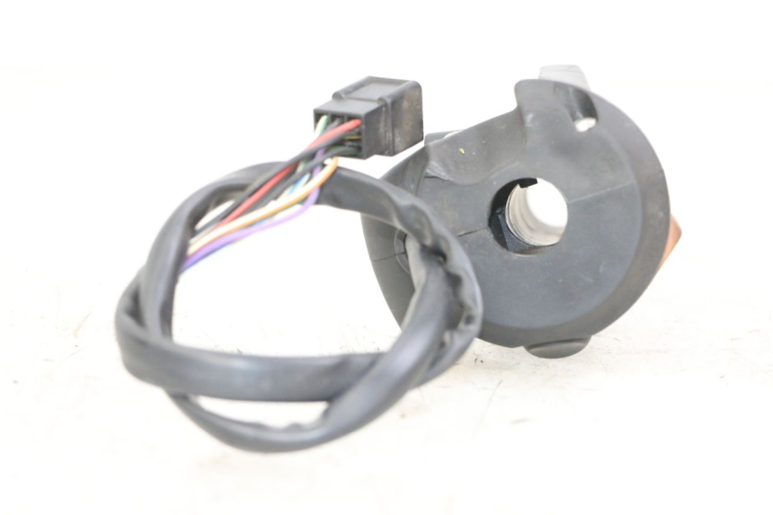 photo de RECHTS SCHALTER PEUGEOT SATELIS 125 (2013 - 2018) - Zoom auf Gebrauchszustand