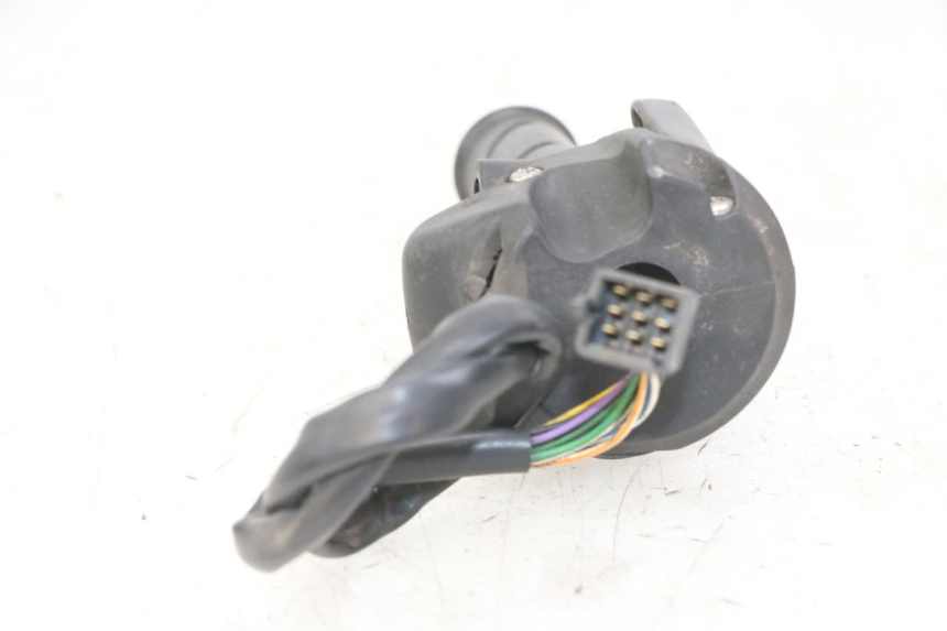 photo de RECHTS SCHALTER PEUGEOT SATELIS 125 (2013 - 2018) - Alternative Perspektive