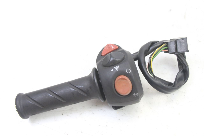 photo de RECHTS SCHALTER PEUGEOT SATELIS 125 (2013 - 2018) - Zoom auf Gebrauchszustand