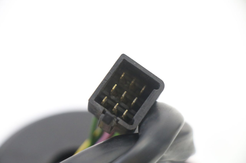 photo de RECHTS SCHALTER PEUGEOT SATELIS 125 (2013 - 2018) - Details der Befestigungspunkte