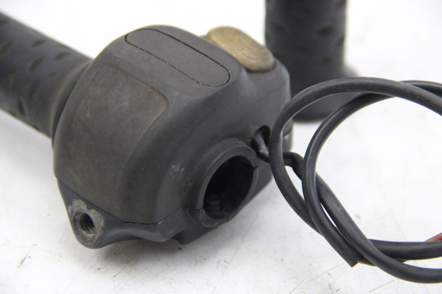 photo de RECHTER LENKERHEBEL APRILIA SCARABEO 4T 50 (2009 - 2017) - Detailansicht des Bauteils