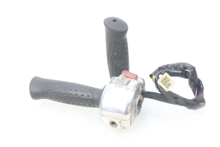 photo de RECHTS SCHALTER KYMCO SENTO 50 (2008 - 2013) - Gesamtansicht des Produkts