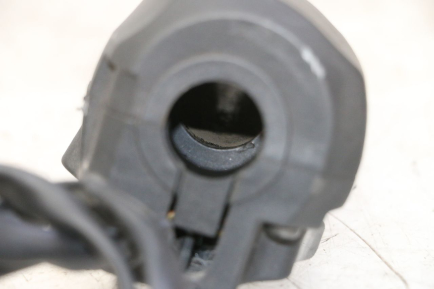 photo de RECHTS SCHALTER APRILIA SR R 2T LC 50 (2018 - 2021) - Alternative Perspektive