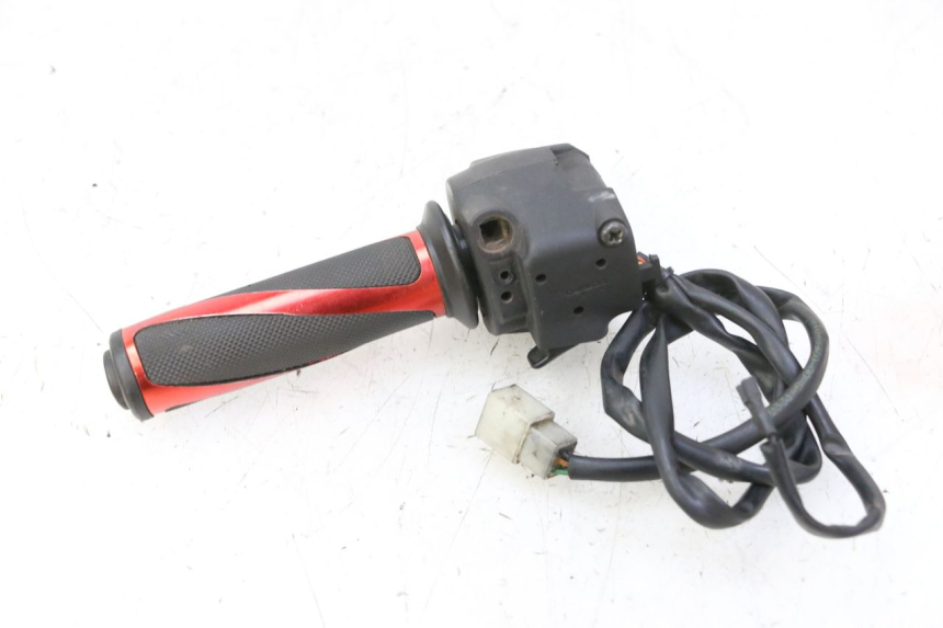 photo de RECHTS SCHALTER APRILIA SR R 2T LC 50 (2018 - 2021) - Gesamtansicht des Produkts