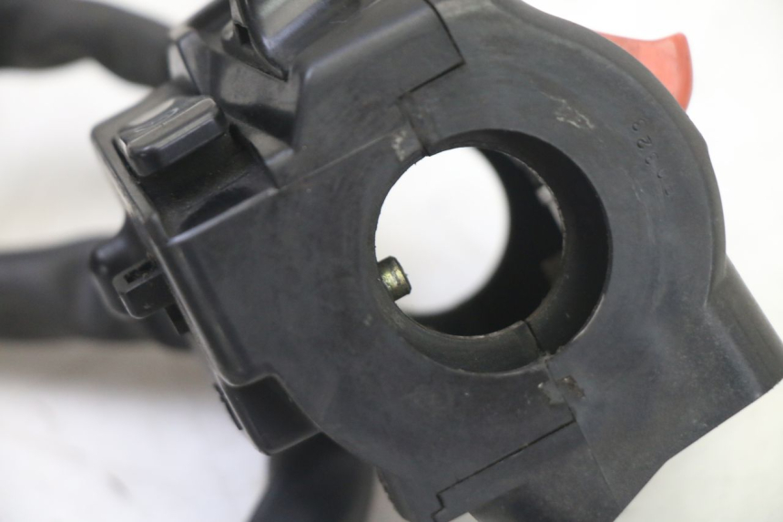 photo de RECHTS SCHALTER HONDA ST PAN EUROPEAN 1300 (2002 - 2013) - Gesamtansicht des Produkts