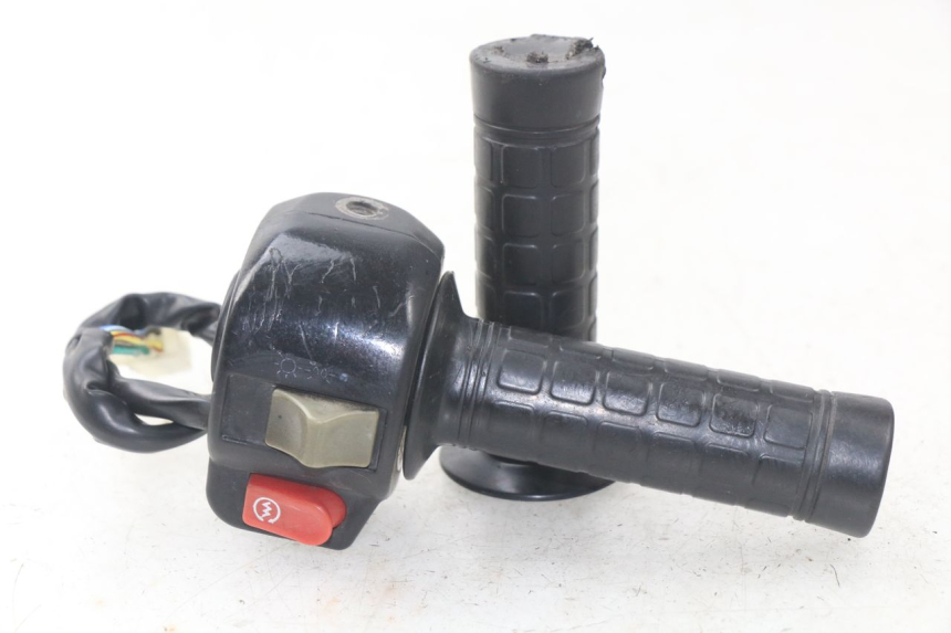 photo de RECHTS SCHALTER FYM STRADA 50 (2007 - 2014) - Hauptansicht