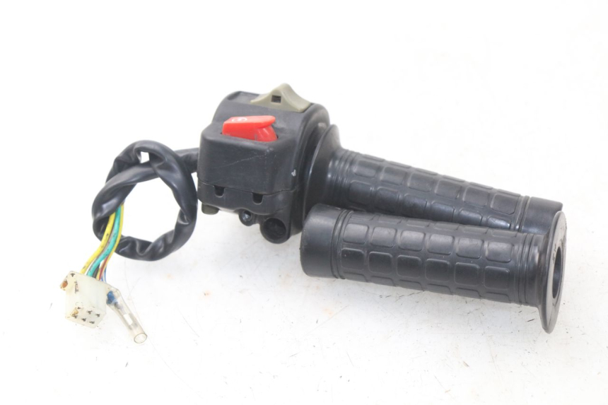 photo de RECHTS SCHALTER FYM STRADA 50 (2007 - 2014) - Detailansicht des Bauteils