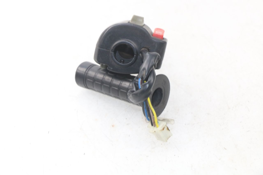 photo de RECHTS SCHALTER FYM STRADA 50 (2007 - 2014) - Zoom auf Gebrauchszustand