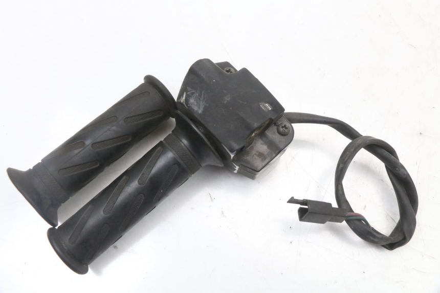 photo de RECHTS SCHALTER PEUGEOT STREETZONE 2T 50 (2014 - 2019) - Gesamtansicht des Produkts