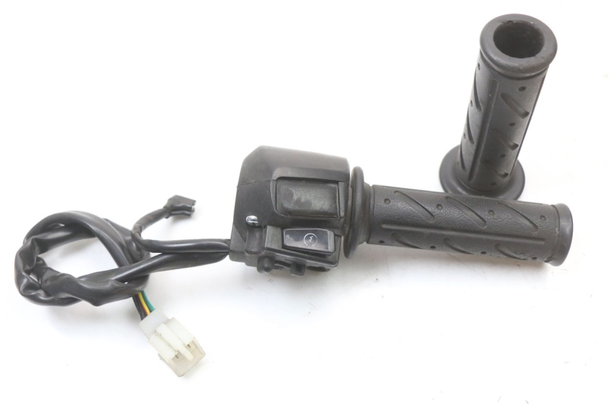 photo de RECHTS SCHALTER KYMCO SUPER 8 4T 50 (2021 - 2024) - Detailansicht des Bauteils