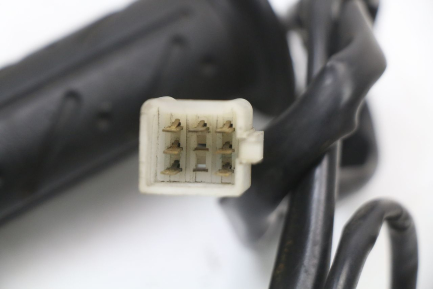 photo de RECHTS SCHALTER KYMCO SUPER 8 4T 50 (2021 - 2024) - Oberflächenzustand und Material