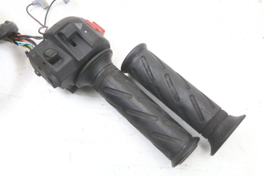 photo de RECHTS SCHALTER SUZUKI BURGMAN 125 (2018 - 2021) - Detailansicht des Bauteils