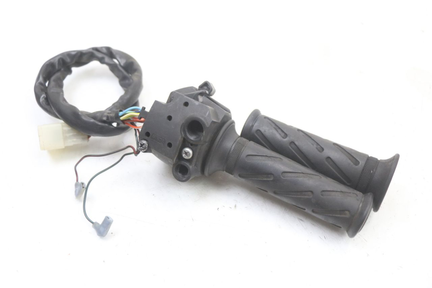 photo de RECHTS SCHALTER SUZUKI BURGMAN 125 (2018 - 2021) - Technische Nahaufnahme