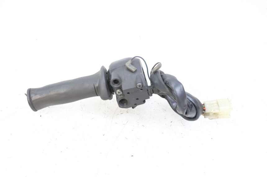 photo de RECHTS SCHALTER SUZUKI BURGMAN 125 (2015 - 2017) - Details der Befestigungspunkte