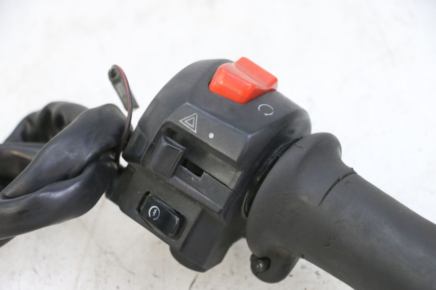 photo de RECHTS SCHALTER SUZUKI BURGMAN 125 (2015 - 2017) - Geprüftes Gebrauchtteil