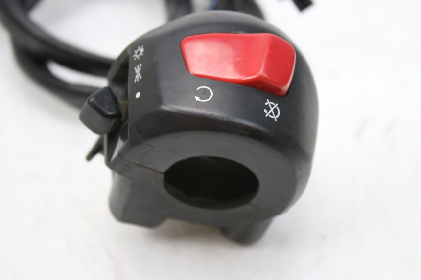 photo de RECHTS SCHALTER SUZUKI SV S 650 (1999 - 2002) - Alternative Perspektive