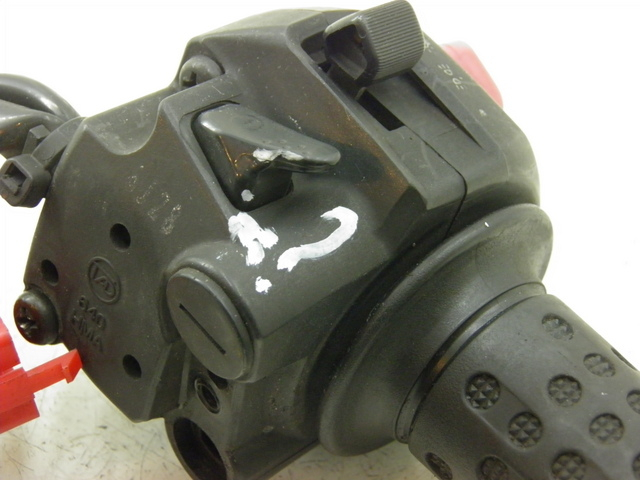 photo de RECHTS SCHALTER SYM GTS 125 (2005 - 2008) - Alternative Perspektive