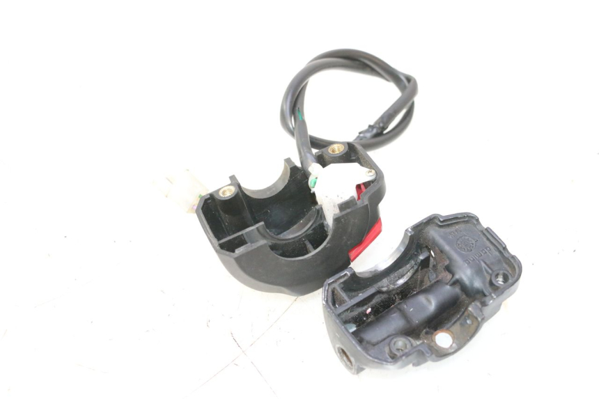 photo de RECHTS SCHALTER PEUGEOT TREKKER TKR 50 (2005 - 2014) - Alternative Perspektive
