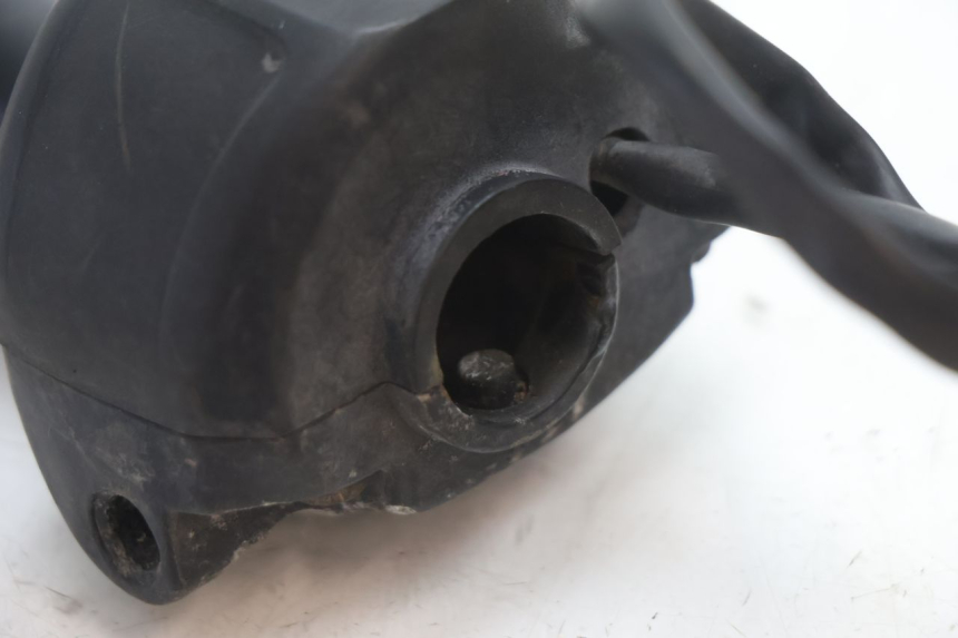 photo de RECHTER LENKERHEBEL PEUGEOT TREKKER 50 (1995 - 2004) - Details der Befestigungspunkte