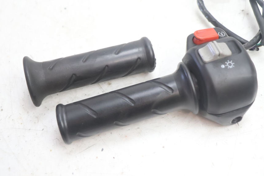 photo de RECHTER LENKERHEBEL PEUGEOT TREKKER 50 (1995 - 2004) - Technische Nahaufnahme
