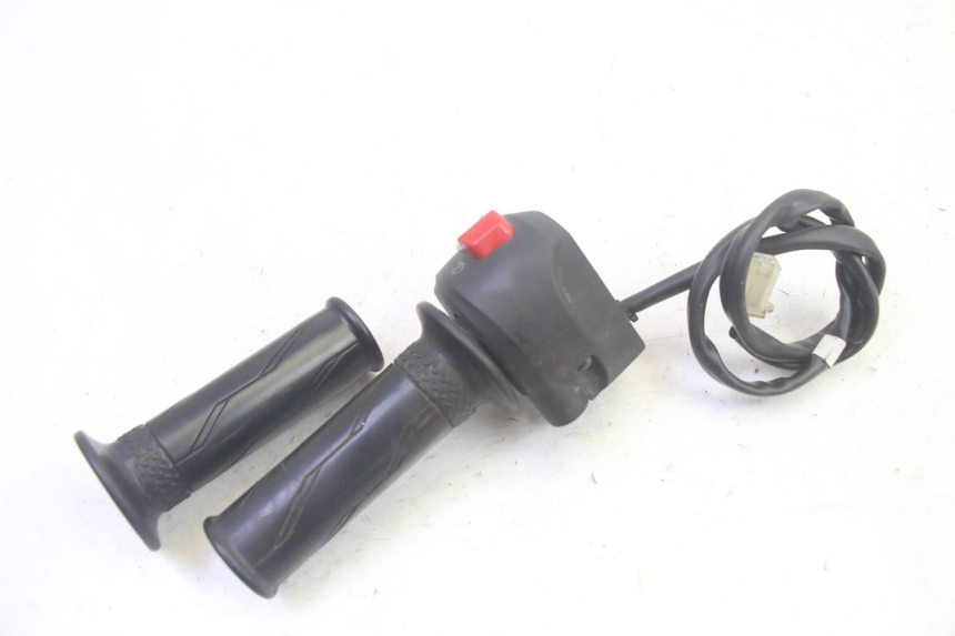 photo de RECHTS SCHALTER YAMAHA TZR 50 (2008 - 2016) - Technische Nahaufnahme