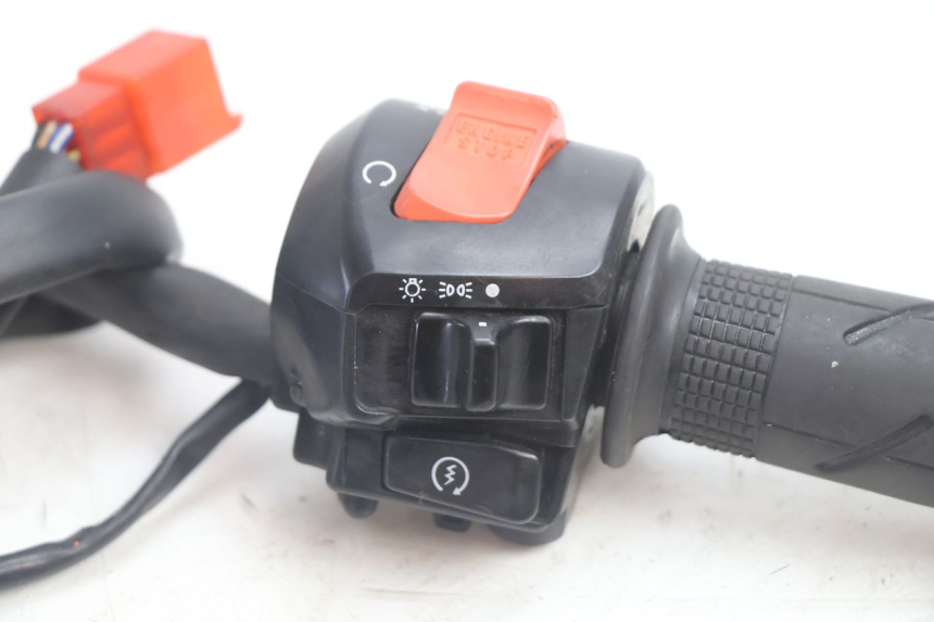photo de RECHTS SCHALTER HONDA VFR FI RC46 800 (1998 - 2001) - Detailansicht des Bauteils