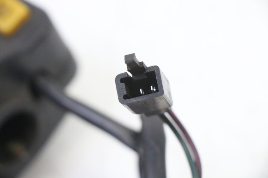 photo de RECHTER LENKERHEBEL PEUGEOT VIVACITY NEW 4T 50 (2008 - 2017) - Details der Befestigungspunkte