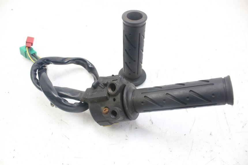 photo de RECHTS SCHALTER KYMCO X-CITING XCITING 400 (2014 - 2018) - Detailansicht des Bauteils