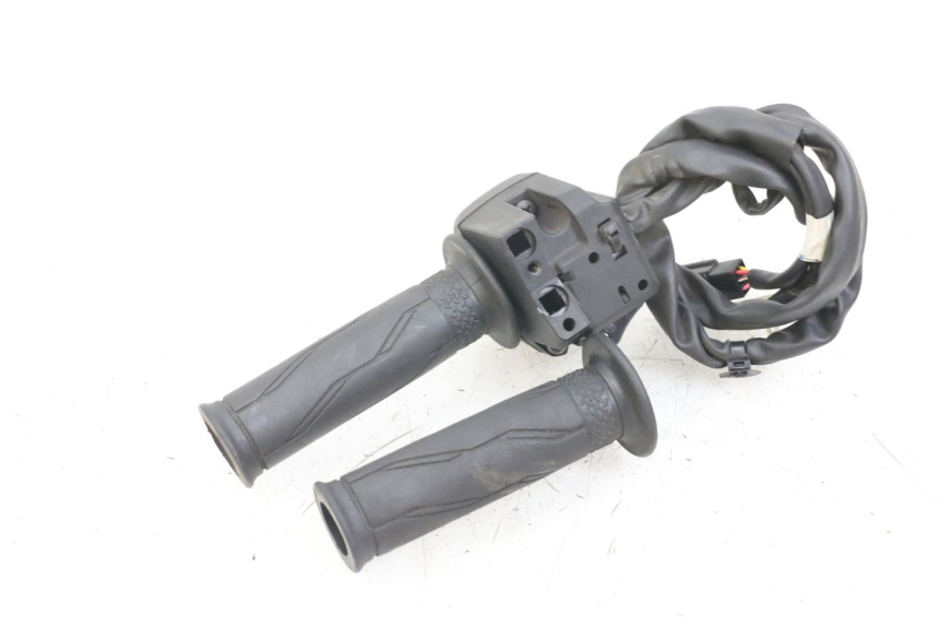 photo de RECHTER LENKERHEBEL YAMAHA XMAX X-MAX ABS 125 (2017 - 2020) - Alternative Perspektive